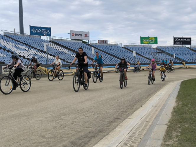 Rowerowa Stolica Polski - kręcili kilometry na stadionie w Lesznie