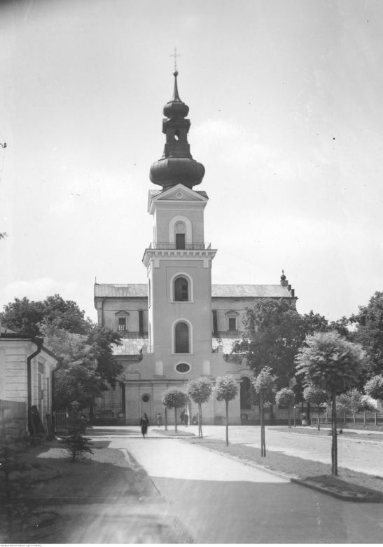 Kolegiata Zmartwychwstania Pańskiego i św. Tomasza Apostoła 1939-42 - widok na dzwonnicę