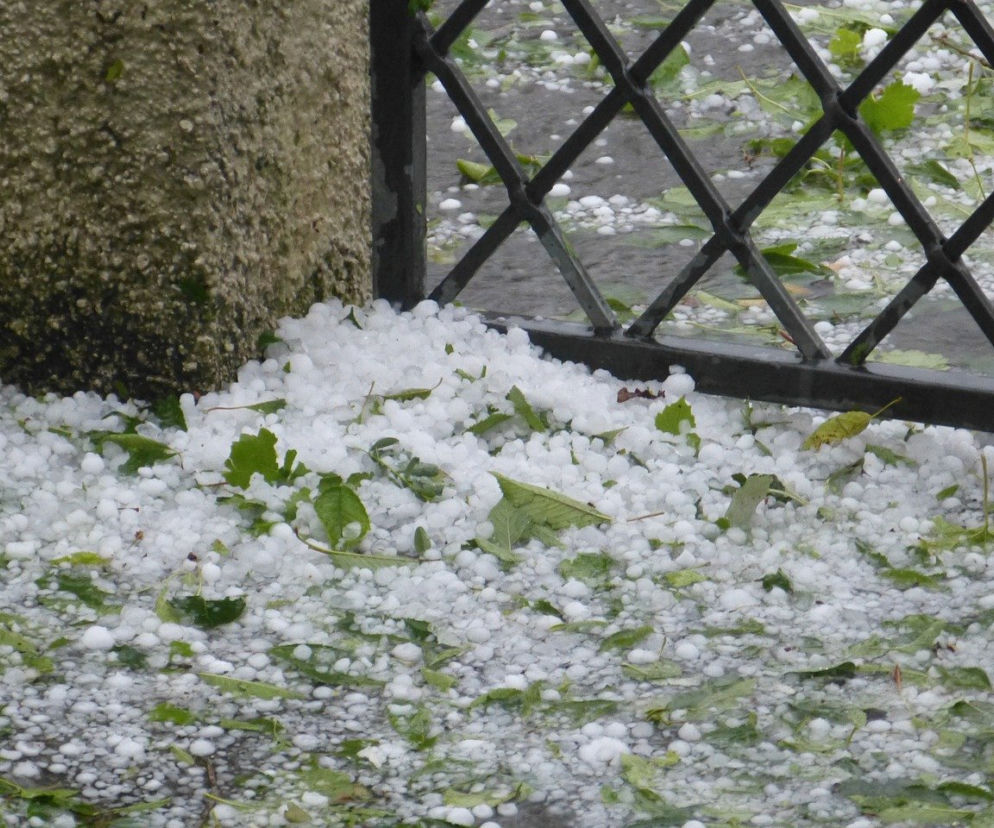 Burze z gradem w Lubelskim. Jest OSTRZEŻENIE IMGW: zagrożenie zdrowia i życia