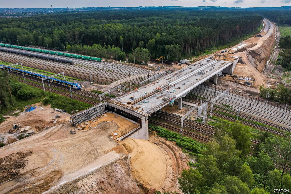 Plac budowy pierwszej części obwodnicy Zawiercia i Poręby w czerwcu 2024 r.