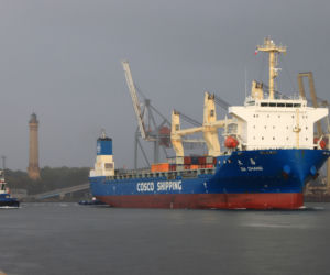 Statek Da Chang wpływa do świnoujskiego portu