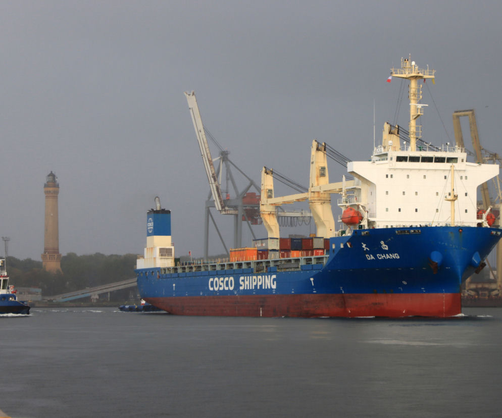 Statek Da Chang wpływa do świnoujskiego portu