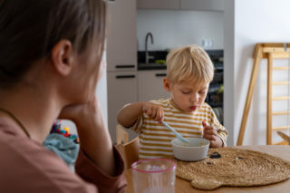 Psychologowie wskazują 5 codziennych momentów. To je dziecko zapamięta na zawsze