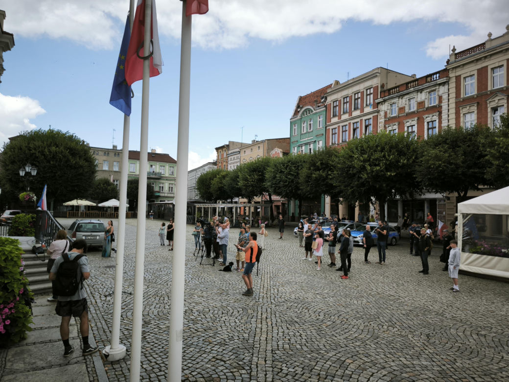 Manifestacja przeciwko niechęci do imigrantów w Lesznie 