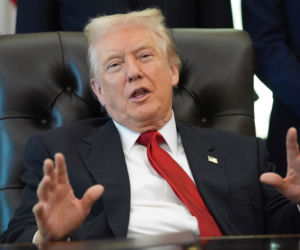 Trump przysnął na oficjalnym spotkaniu! Jest stary i coraz bardziej to widać