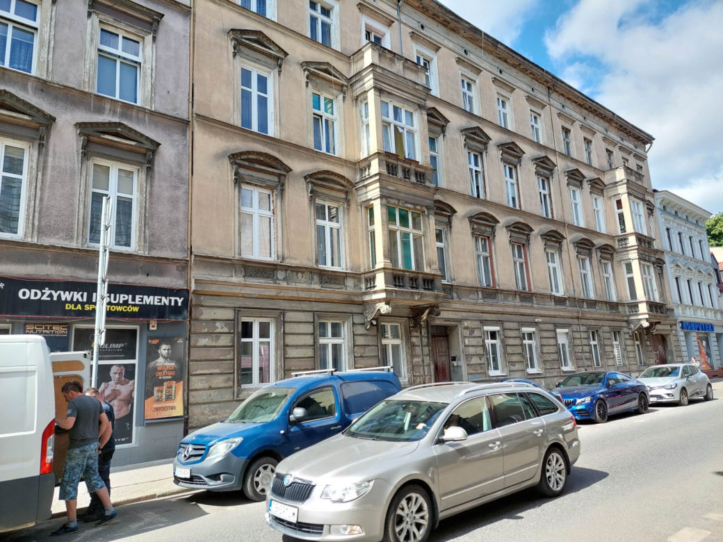 Kamienice w centrum Bydgoszczy potrzebują remontu. Gdzie prace już ruszyły, a gdzie tynk wciąż sypie się ze ścian?
