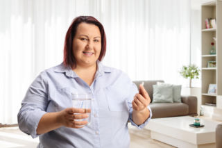 Czy berberyna wspiera odchudzanie? Chińscy naukowcy przedstawili konkretne liczby i efekty badania klinicznego