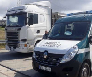Radom: O kilka ton zboża za dużo! Kierowców ukarano mandatami
