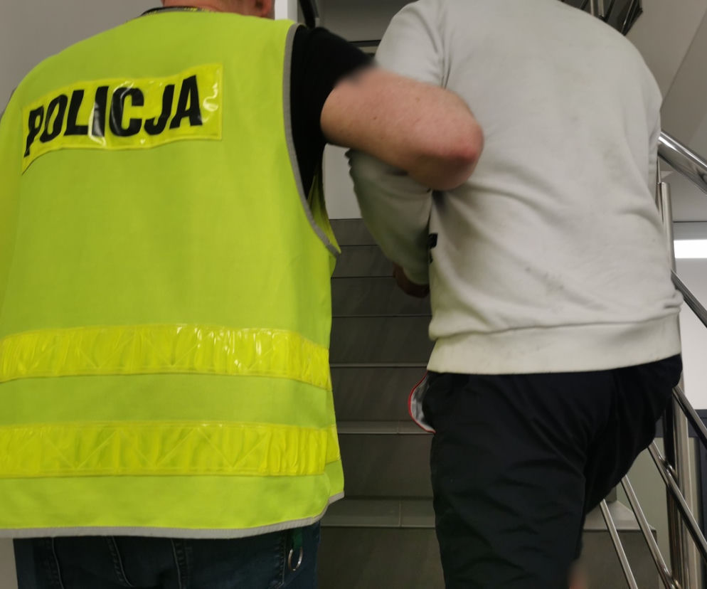 Hałasy w mieszkaniu pogrążyły 33-latka. Zaczęło się od młynka do kawy