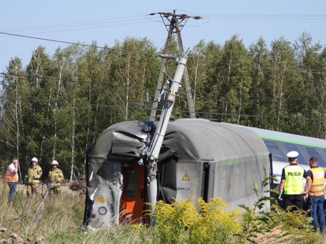 Wstrząsające zdjęcia z katastrofy kolejowej na Mazowszu