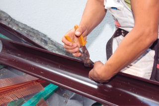 Wymiana rynien. Nie zawsze jest prosto - często trzeba przebudować dach