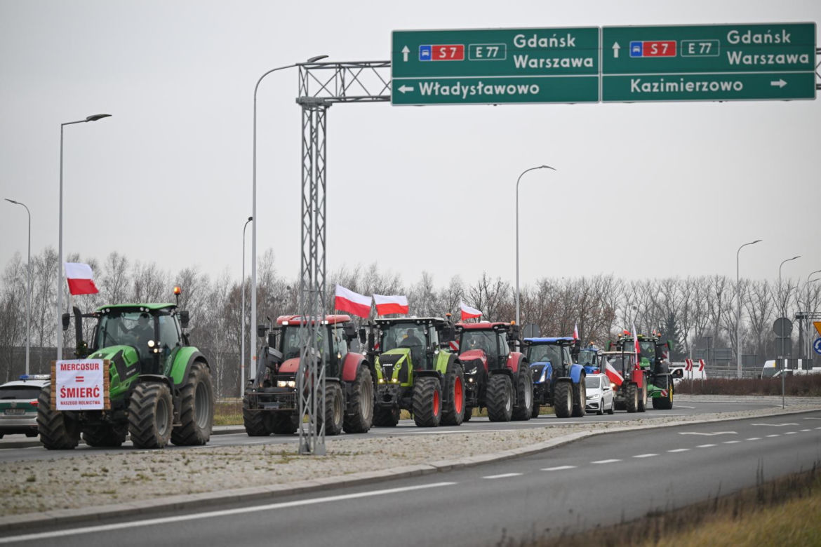 W całym kraju protesty ostrzegawcze rolników. Największy w Elblągu [ZDJĘCIA]