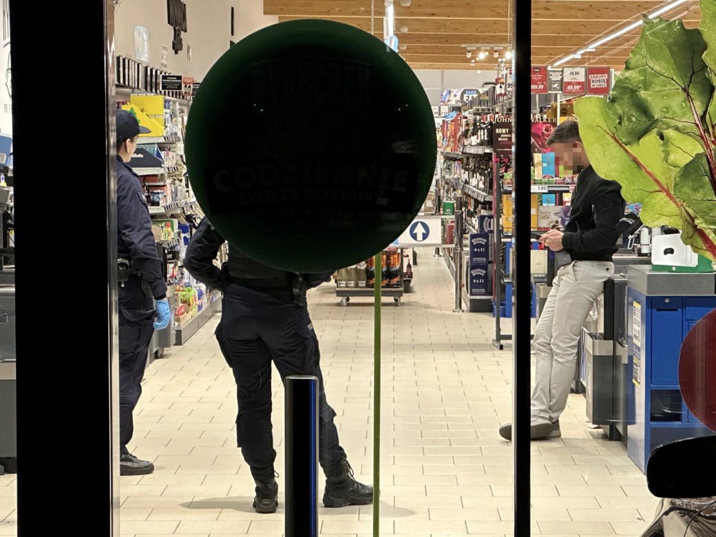 Wypił kradzione 0,7 na hejnał i zmarł w sklepie