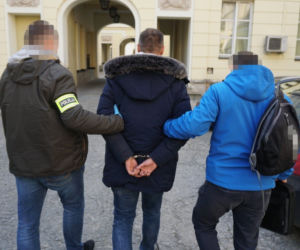 Rozbito grupę wyłudzającą pieniądze metodą na policjanta