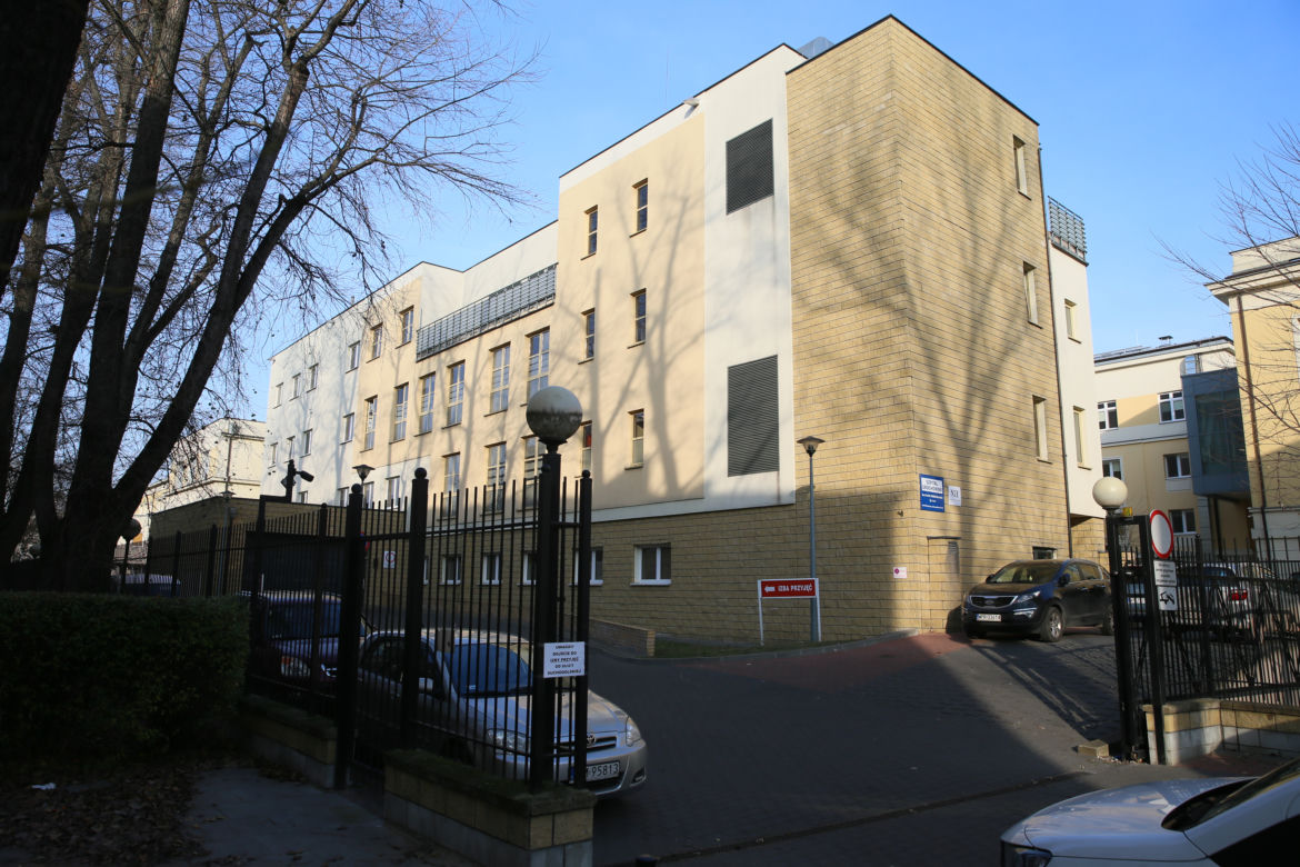 Młoda pielęgniarka zmarła na koronawirusa