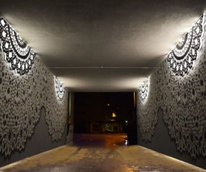 Koronkowy mural - projekt Brama do wszystkiego