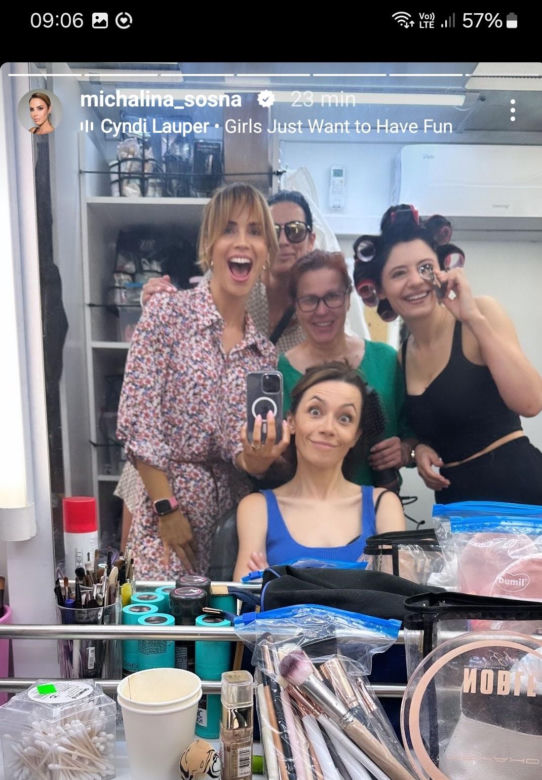 M jak miłość na planie. Kama (Michalina Sosna), Iza (Adriana Kalska), Magdalena Turczeniewicz
