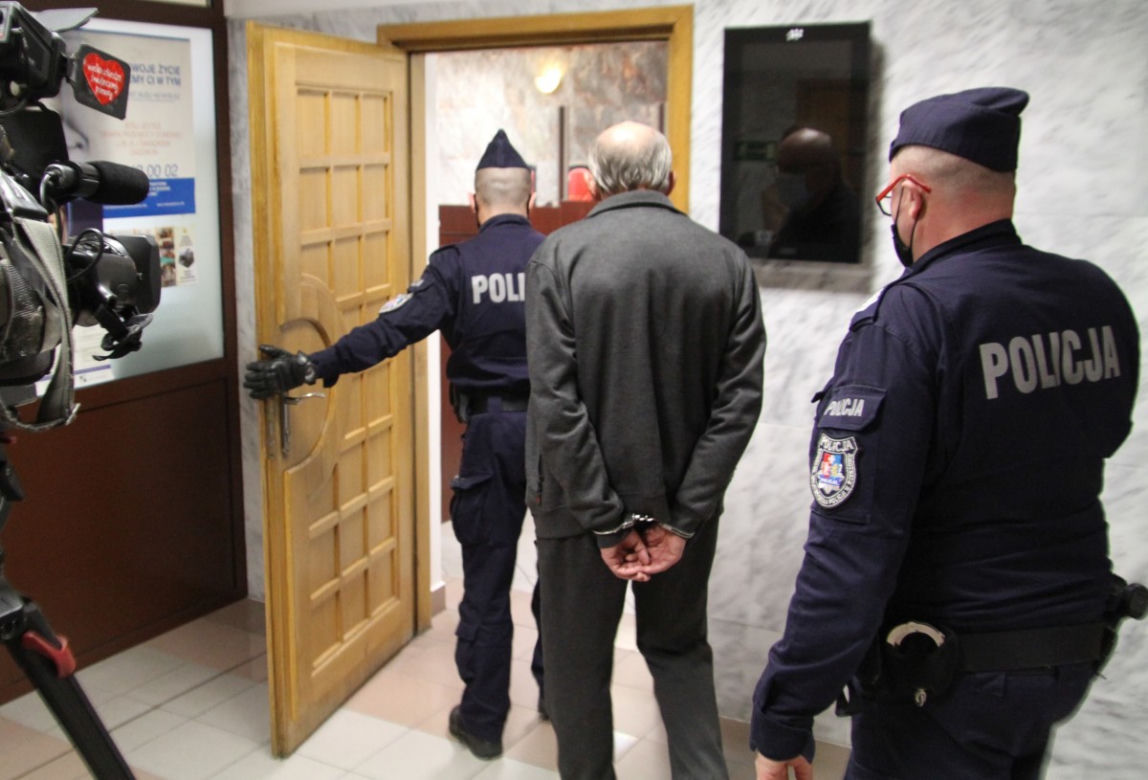  Ksiądz usłyszał wyrok za MOLESTOWANIE ministranta [ZDJĘCIA]