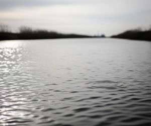 Kanał Żerański. Kobiety wpadły do wody, jedna z nich nie żyje. Co ustalono?