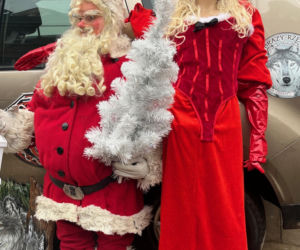 Lubelska Giełda Staroci w świątecznym klimacie. Tłumy szukały prezentów na Mikołajki