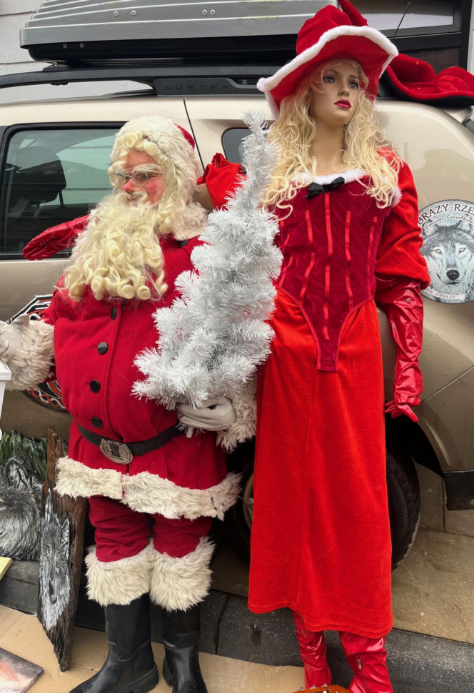 Lubelska Giełda Staroci w świątecznym klimacie. Tłumy szukały prezentów na Mikołajki