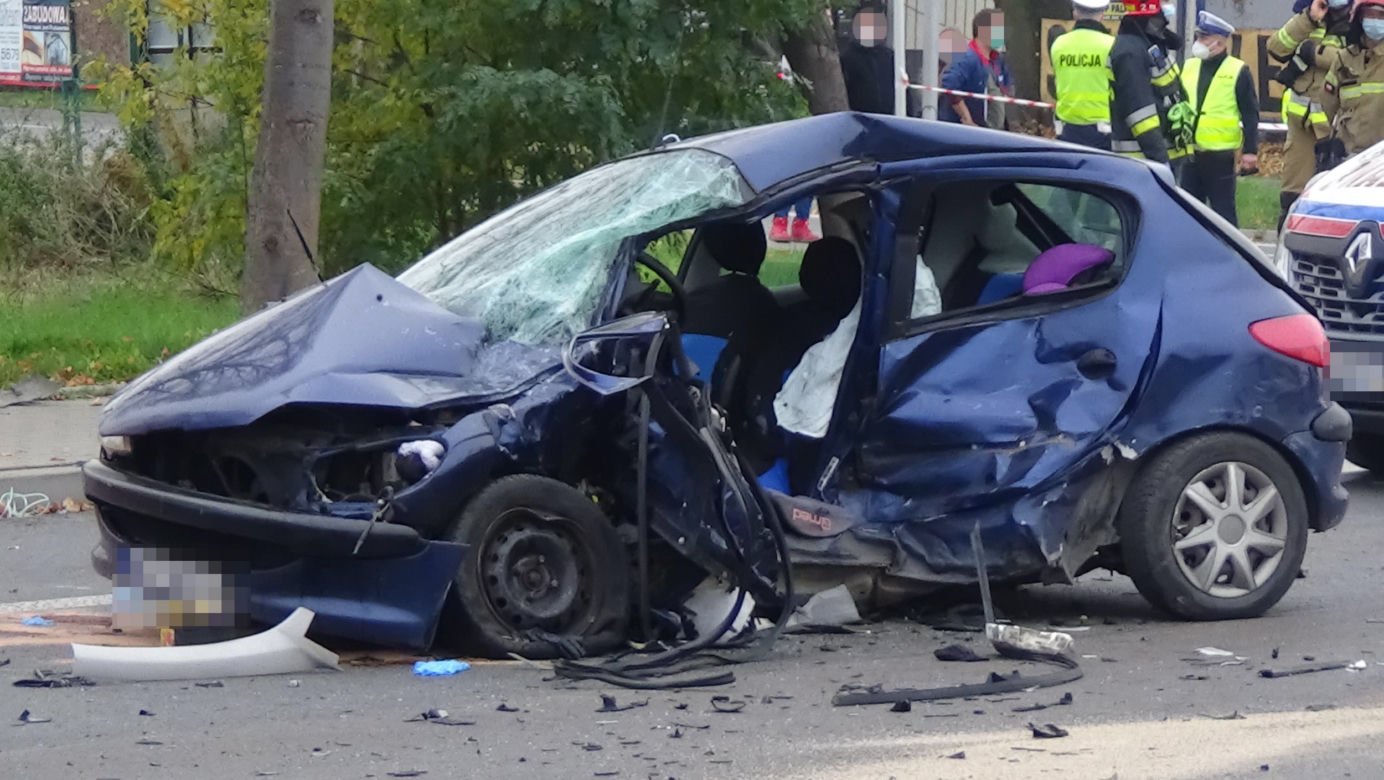 Tragiczny wypadek karetki, która wiozła zakażonego