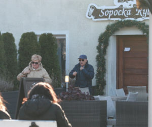 Stefan Friedmann z żoną na spacerze