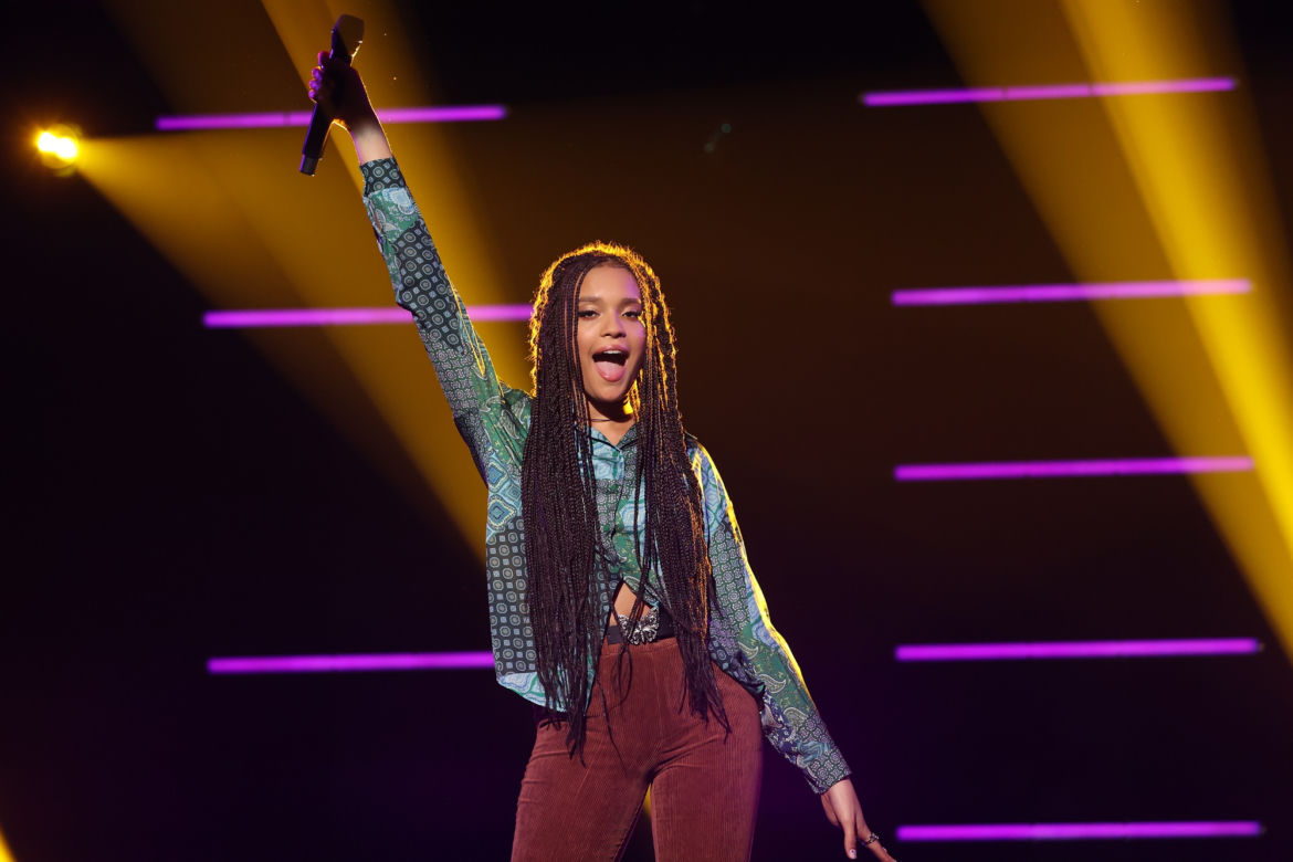 Sara James w ESKA Live