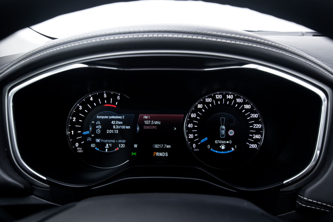 Ford Mondeo Vignale 2.0 TDCi 210 KM Twin-turbo PowerShift
