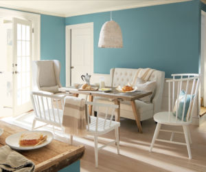 Kolor Roku 2021 Benjamin Moore: zielono-niebieski Aegean Teal