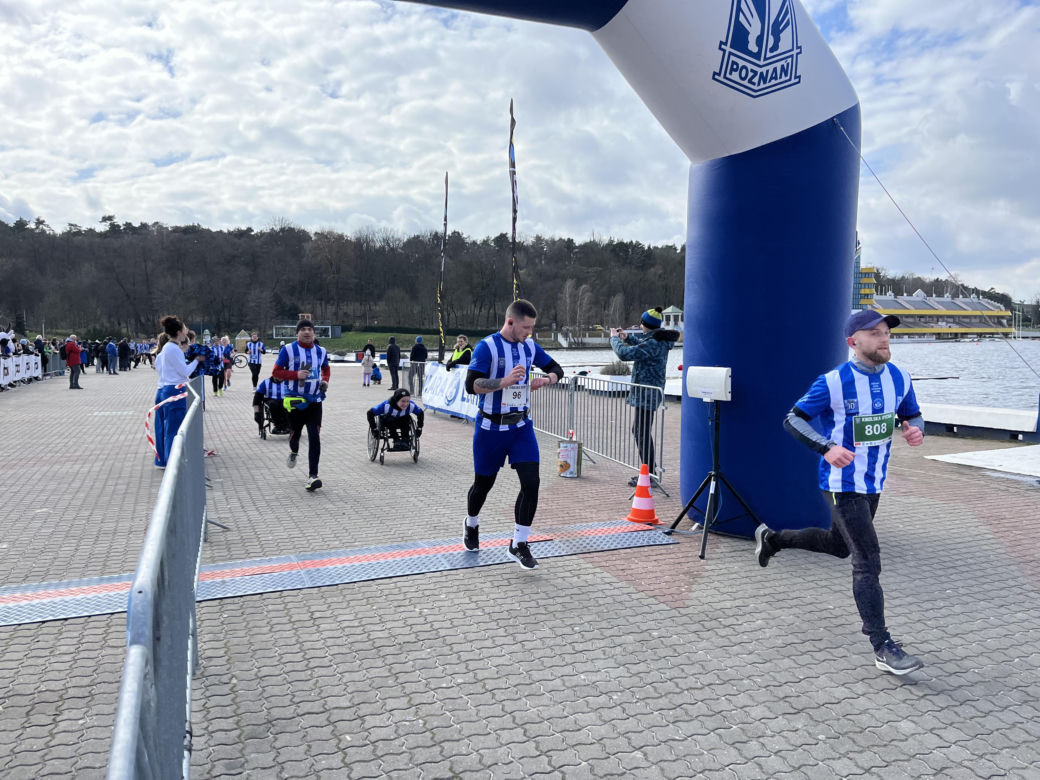 Kibolska Dycha 2024. Wyjątkowy bieg kibiców Lecha Poznań