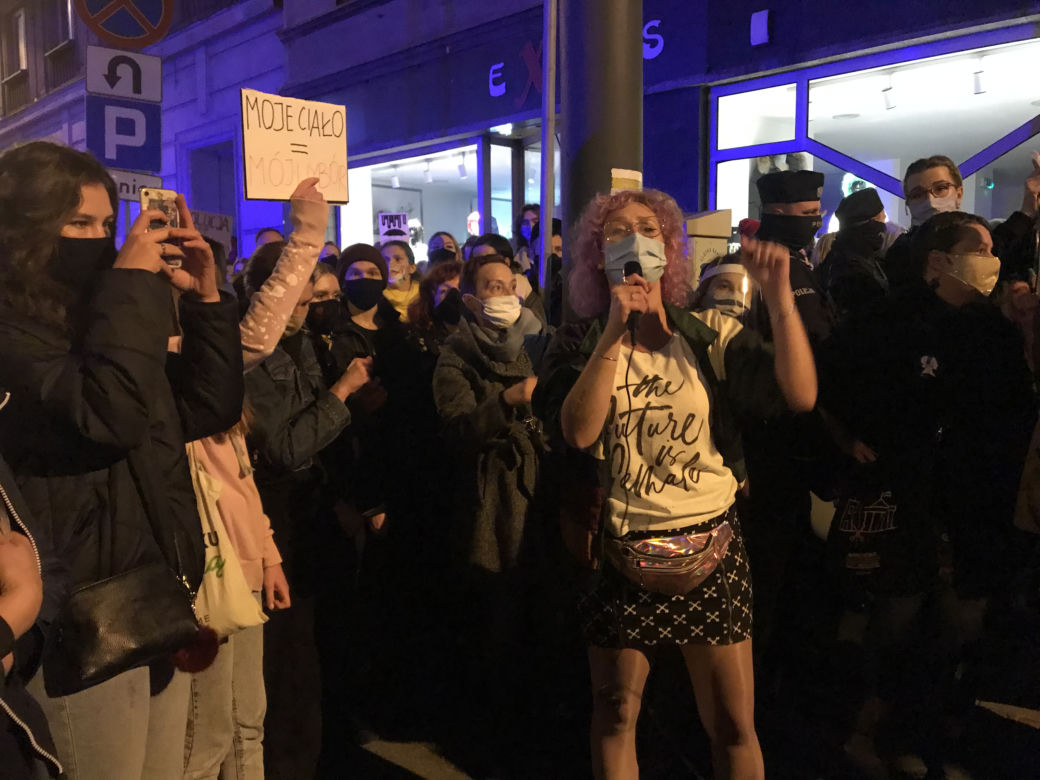 Protest kobiet w Katowicach. Tłumy strajkują przeciwko zakazowi aborcji