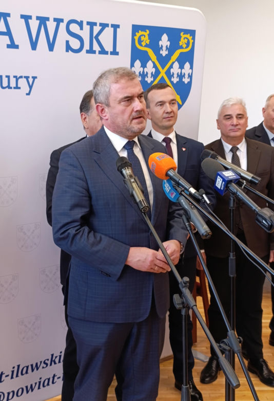 Podpisanie umów na przebudowy skrzyżowań na DK 15 w Sampławie i DK 16 w Lubajnach, Starych Jabłonkach i Zawadach Małych