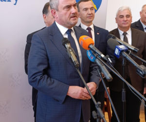 Podpisanie umów na przebudowy skrzyżowań na DK 15 w Sampławie i DK 16 w Lubajnach, Starych Jabłonkach i Zawadach Małych
