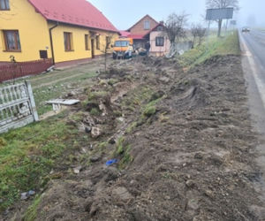 Wypadek w Brzózie Królewskiej. Zgineły 2 osoby [ZDJĘCIA]