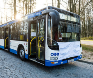 Autobusy w Gdyni, zachęcają do noszenia maseczek