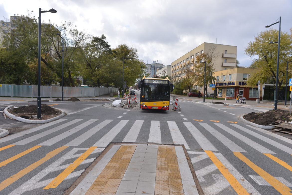 Absurdalne rondo na Muranowie 