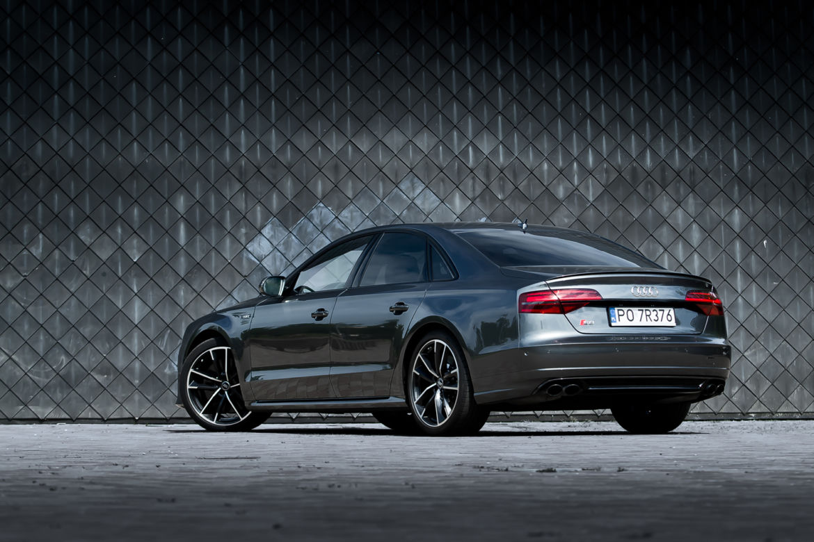 Audi S8 plus 4.0 V8 TFSI quattro
