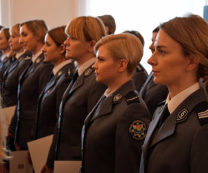 33 podlaskie policjantki wyróżnione za wzorową służbę