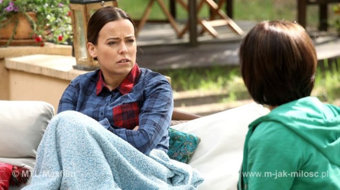 	M jak miłość odc. 1084. Magda (Anna Mucha), Kinga (Katarzyna Cichopek)