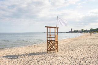 Sinice Kołobrzeg. Czy w Kołobrzegu można się kąpać 19.08? Flaga, warunki pogodowe