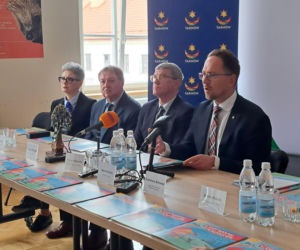 Akcja edukacyjna Czerwony Kapturek w Krainie OZE