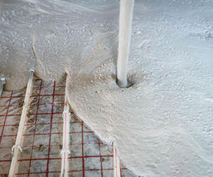 Wylewka anhydrytowa z ogrzewaniem podłogowym. Jak to się sprawdza?