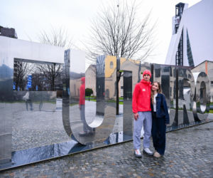 Semirunniy z dziewczyną