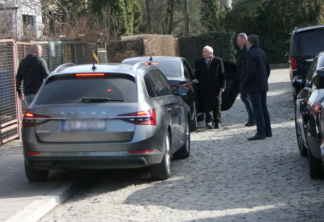 Jarosław Kaczyński nie może wrócić do domu