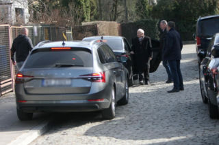 Jarosław Kaczyński nie może wrócić do domu