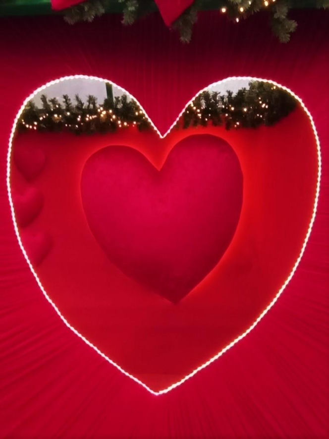 Romantyczny przystanek autobusowy w Moczyłach