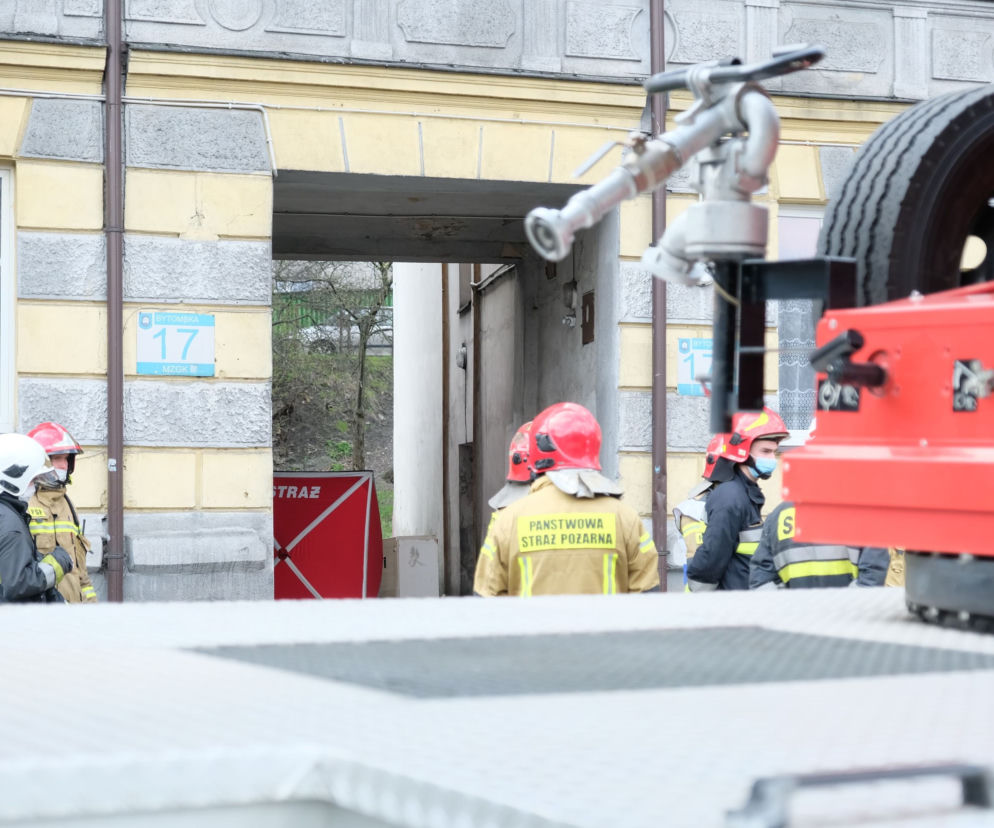 Pożar w Mysłowicach przy ul. Bytomskiej. Nie żyje mężczyzna [ZDJĘCIA]
