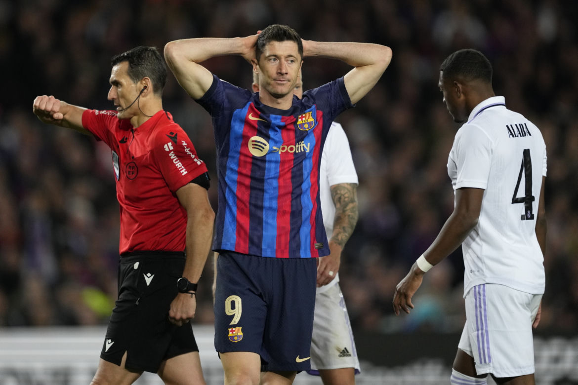 Ania Lewandowska na Camp Nou na meczu Barcelona - Real