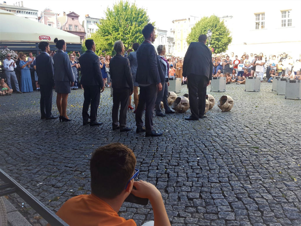 "Peregrinus" na Rynku w Lesznie